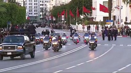 شاب يقتحم موكب ملك المغرب محمد السادس .. شاهد ماذا حدث!