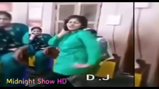 הודו מצחיק וידאו 2017 - זה יקרה רק בהודו - WhatsApp סרטונים מעניינים. נסו לא לצחוק