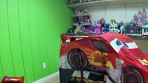 HUGE DISNEY CARS LIGHTNING MCQUEEN SURPRISE TOYS TENT Big Egg Surprise Opening Disney Cars ToyReview-hi-ypB6V