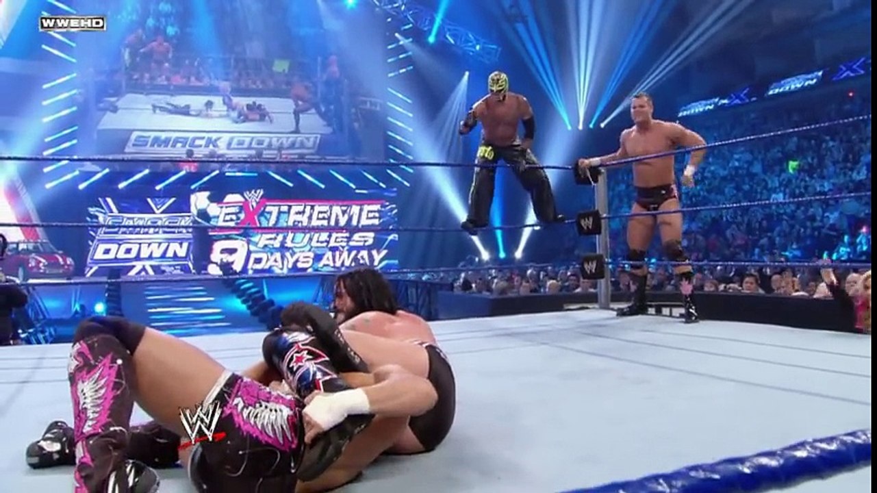 SmackDown  Rey Mysterio & The Hart Dynasty vs. CM Punk,