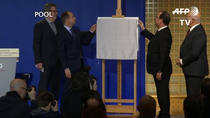 Hollande inaugure l'Agence française anticorruption