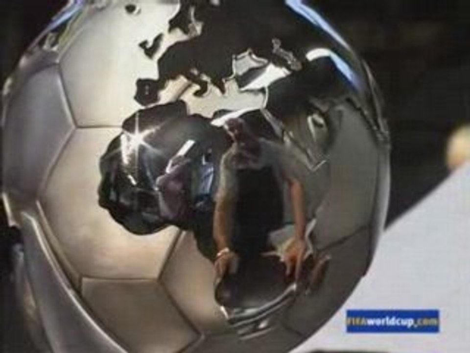 FIFA GILLETTE BEST YOUNG PLAYER AWARD TROPHY MAKINGOF