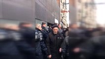 Fransa'da Polis, Camiyi Güç Kullanarak Tahliye Etti