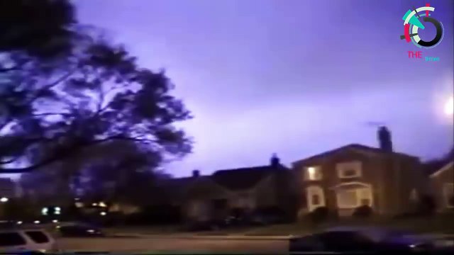 AMAZING Lightning Strike caught on camera World's Most Shocking Lightning Strike ✔P84