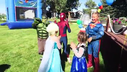 Spider-man & Superman vs Funny JOKER PLAYGROUND Prank! Elsa Anna Pink Spidergirl Hulk Batman Comics