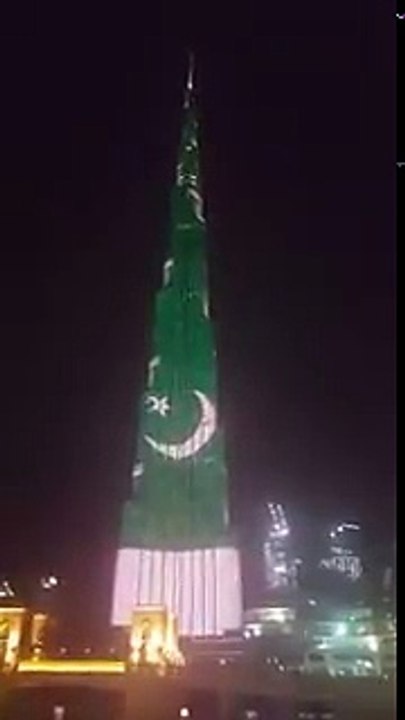 Burj Al Khalifa lights up with Pakistan flag