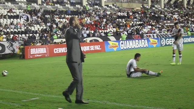 Vasco mostra reações de Milton Mendes em primeiro jogo no comando da equipe