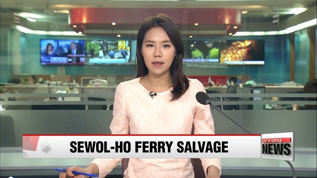 Salvage of Sewol-ho ferry continues after ramp snag
