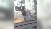 فيديو يوثق اعتداء شرطي إسرائيلي على سائق فلسطيني