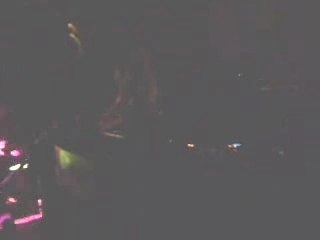 4 dj's, boucle de mix sur guitare basse et scratch