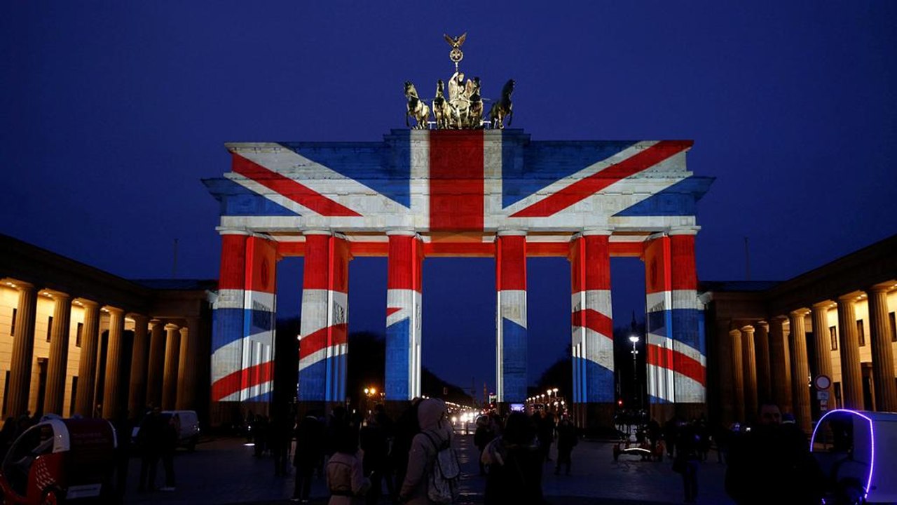 Brandenburg Gate turns into giant Union Jack after the terror attack on London's Parliament