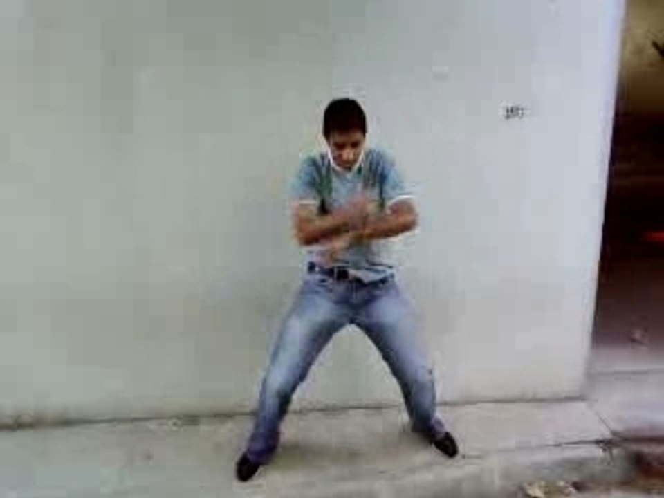 Nassim Dancing a Jean Perrin
