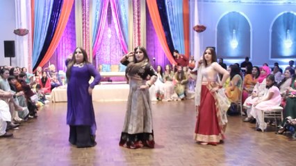 Awesome Mehndi Dance - Girls & Boys in Pakistan