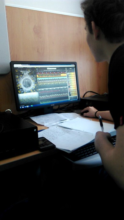 SZOK! Biznesmeni go nienawidzą! Licealista odkrył prosty sposób na zarabianie pieniędzy [ZOBACZ KONTROWERSYJNE WIDEO]