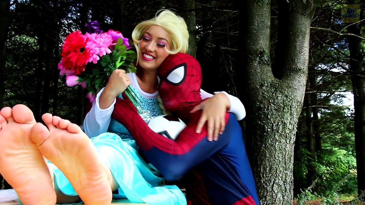 Spidermans GROSS FEET! w/ Frozen Elsa Maleficent Joker Pink Spidergirl Candy! Funny Super