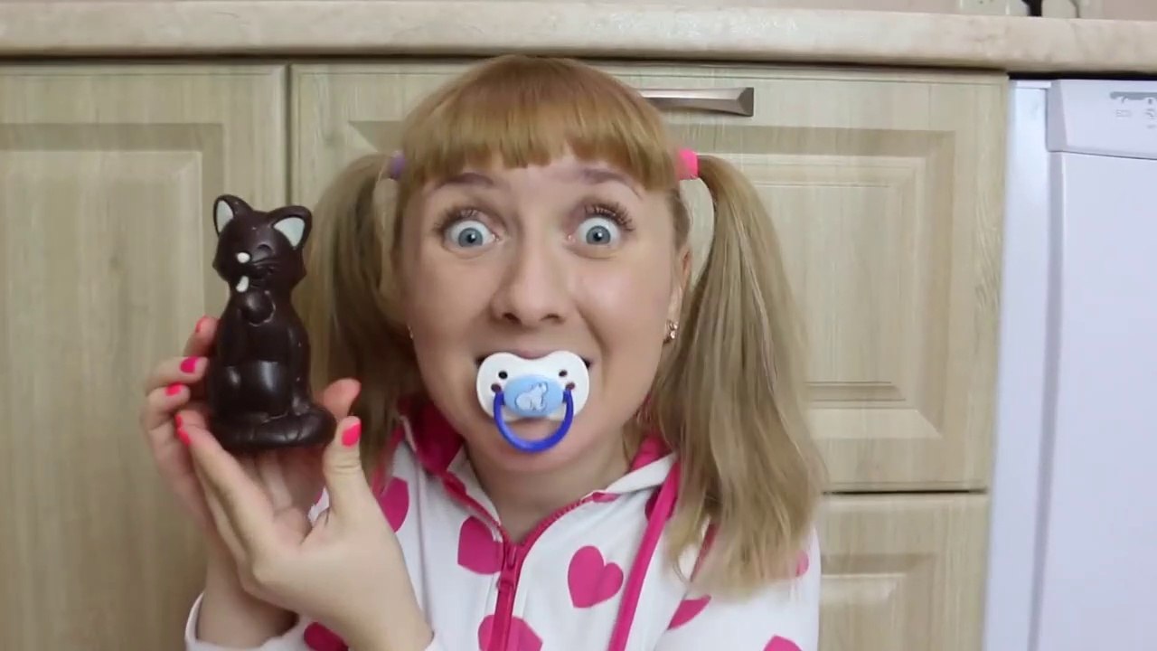 Bad Baby Giant Valentines Cake & Candy Challenge Victoria Annabelle Toy Freaks FamilySgX4eJ