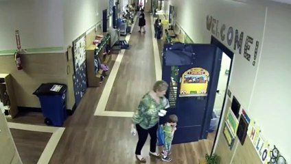 Revoltant : regardez ce que cette maitresse va faire à ce jeune garçon