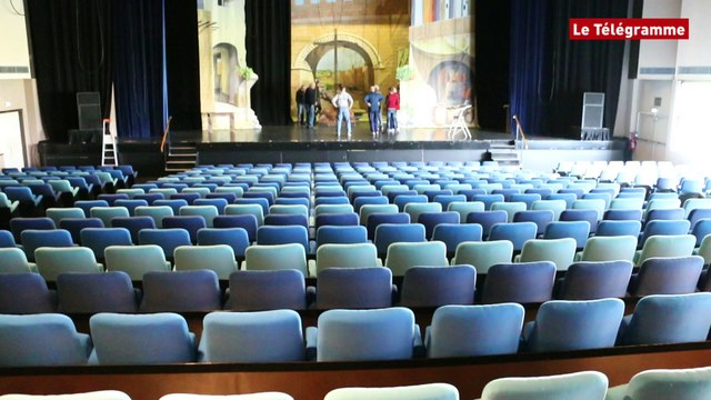 Loudéac. Derniers préparatifs avant le début de la Passion