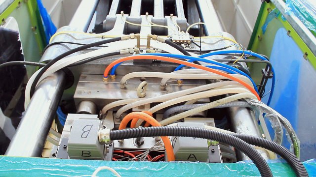 Injection blow molding machine producing pill bottle in 12 cavities IBM-288S6