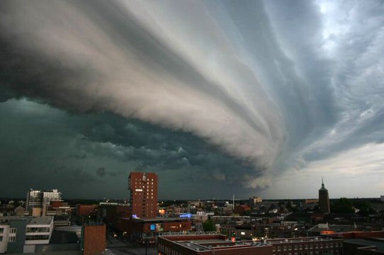Top 10 Strangest Cloud Formations