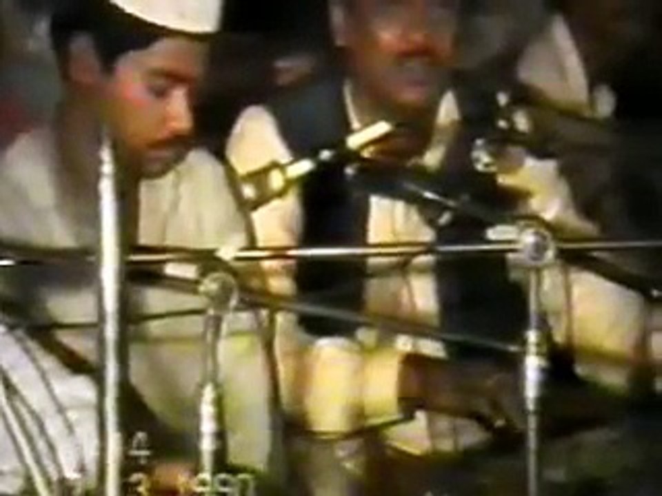 Main Ne Dekha Use Ibtada Ho Gaye Nusrat Fateh Ali Khan Live In Sabri Darbar 1990