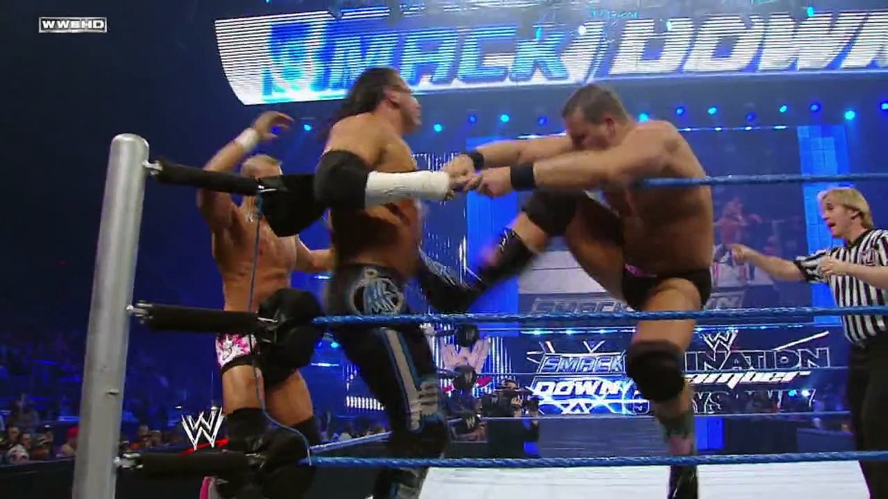 SmackDown  The Great Khali & Matt Hardy vs. The Hart Dynasty
