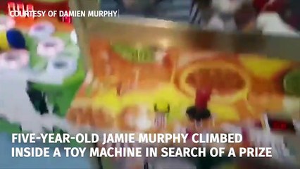 Un jeune garçon reste coincé dans une machine au centre de jeux à Nenagh en Irlande