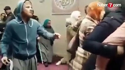 haçlı kaafirler tüm dünyaada postallarıyla camileri basmaya başladılar siz ise halen dostumuz deyin