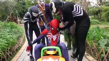 Hulk PUSH Spiderman Car FAll Into LAKE Colorful Shark Attack!!! Superheroes Children Action Movies (2)