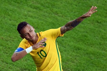 Neymar Amazing Chip Goal - Uruguay vs Brazil 1-4 - World Cup 2018