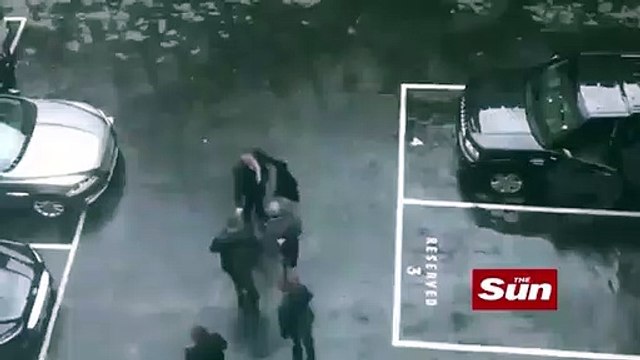 Dalin pamjet_ Shikoni reagimin e kryeministres pas sulmit në Londër vetëm disa metra larg saj