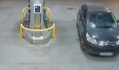 20 yıllık arkadaşının arabasını çaldı