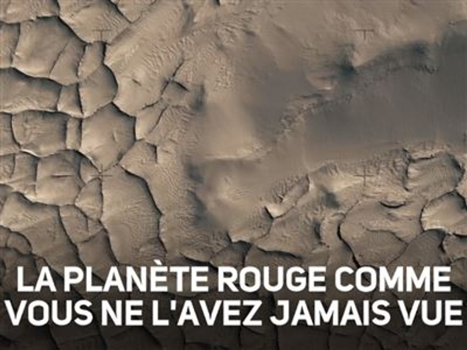 Vol imaginaire au-dessus des paysages de Mars