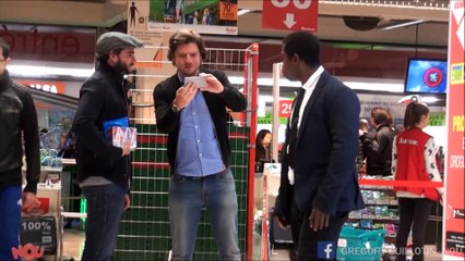 Un homme se fait passer pour JeanDujardin et double tout le monde à la caisse d'un supermarché