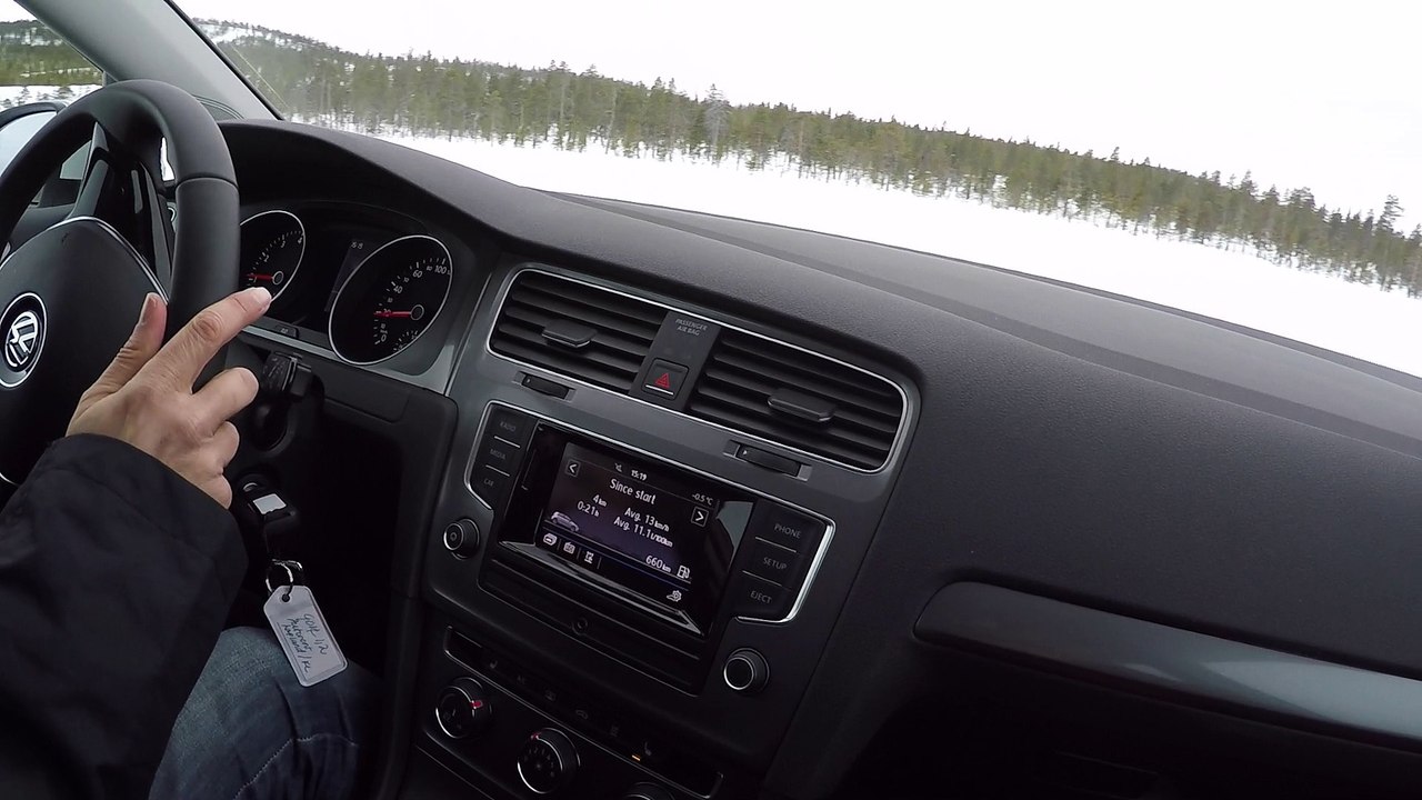 Comparaison freinage pneus été, hiver, nordiques et cloutés sur glace avec des Nokian