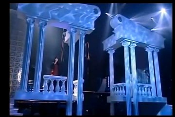 Mưa Đêm Ngoại Ô - Hương Lan