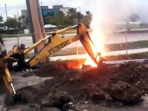 ARC FLASH-Backhoe vs 13200 volts!