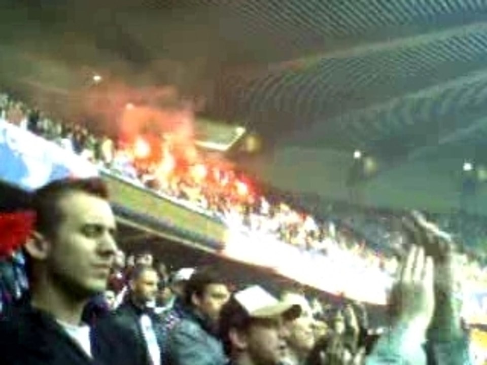 chant psg ki deboite