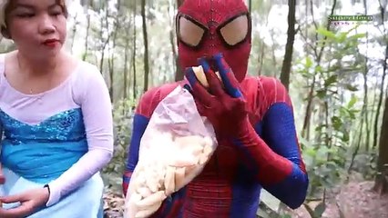 Frozen Elsa vs JOKER POO AND FART PRANK w/ Spiderman & Pink Spidergirl - Superhero Fun in