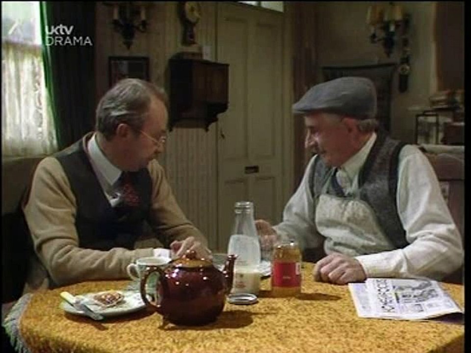 Last Of The Summer Wine S09e01 Why Does Norman Clegg Buy Ladies Elastic Stockings