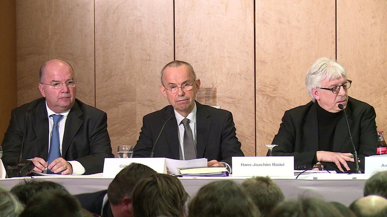 Vater von Germanwings-Pilot fordert neue Ermittlungen