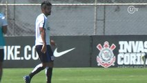 Só deu ele! Guilherme faz quatro gols em treino do Corinthians