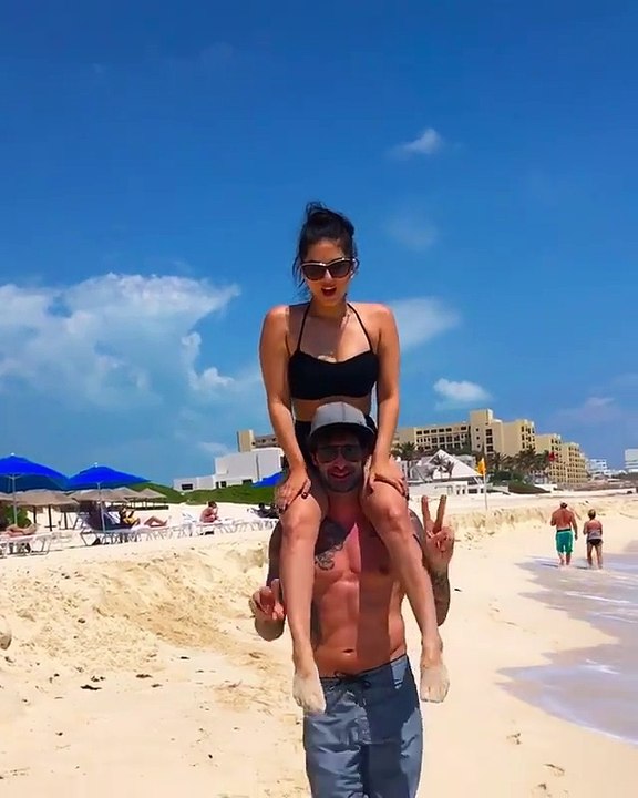 Sunny Leone Fun on the beach