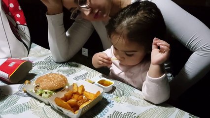 Primer McDonald's de Gabriela | McDonald's first Gabriela | Diario de Gabri y Eli