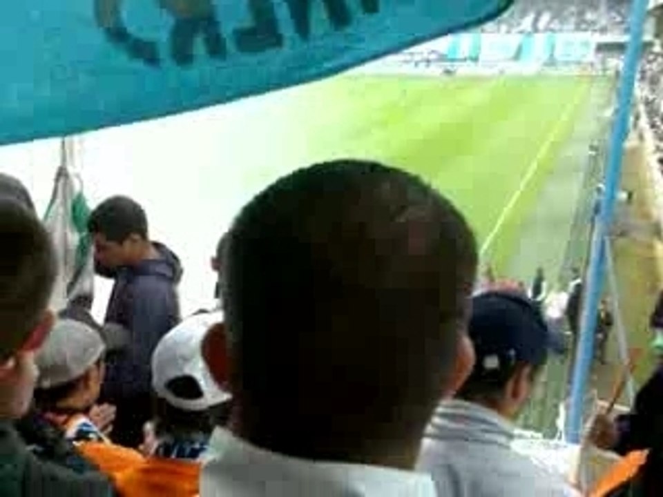 Auxerre OM entrée des joueurs hissez haut les drapeaux