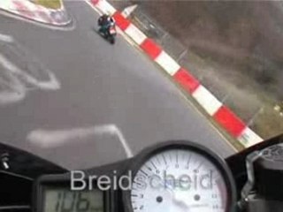 Moto - Yamaha r1 Vs Suzuki Gsx-R 1000 - Nurburgring