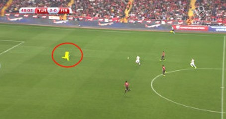 Volkan Babacan, Kaleden Yaklaşık 30 Metre Çıkarak Olası Golü Önledi