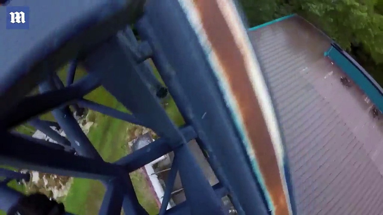 Pour célébrer l'anniversaire des montagnes russes, ils organisent un goûter au sommet