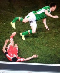 Blessure Seamus Coleman Jambe brisé par Neil Taylor !