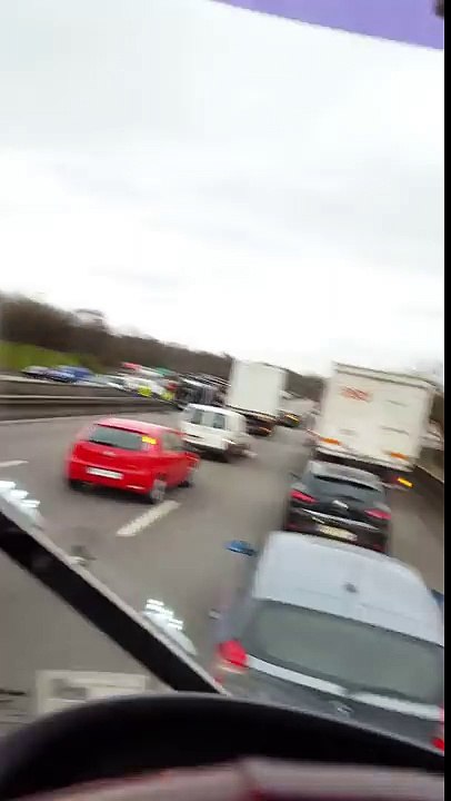 Accident semi remorque porte voiture truck crash car lamborghini mustang porsche